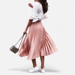 NWT Zara Pleated Skirt Blush Pink Sz Women’s Small Satiny A-line Side Zip